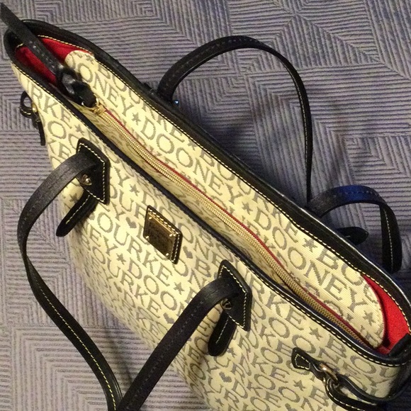 Dooney and Bourke large cream and black shoulder bag for women - Picture 5 of 12